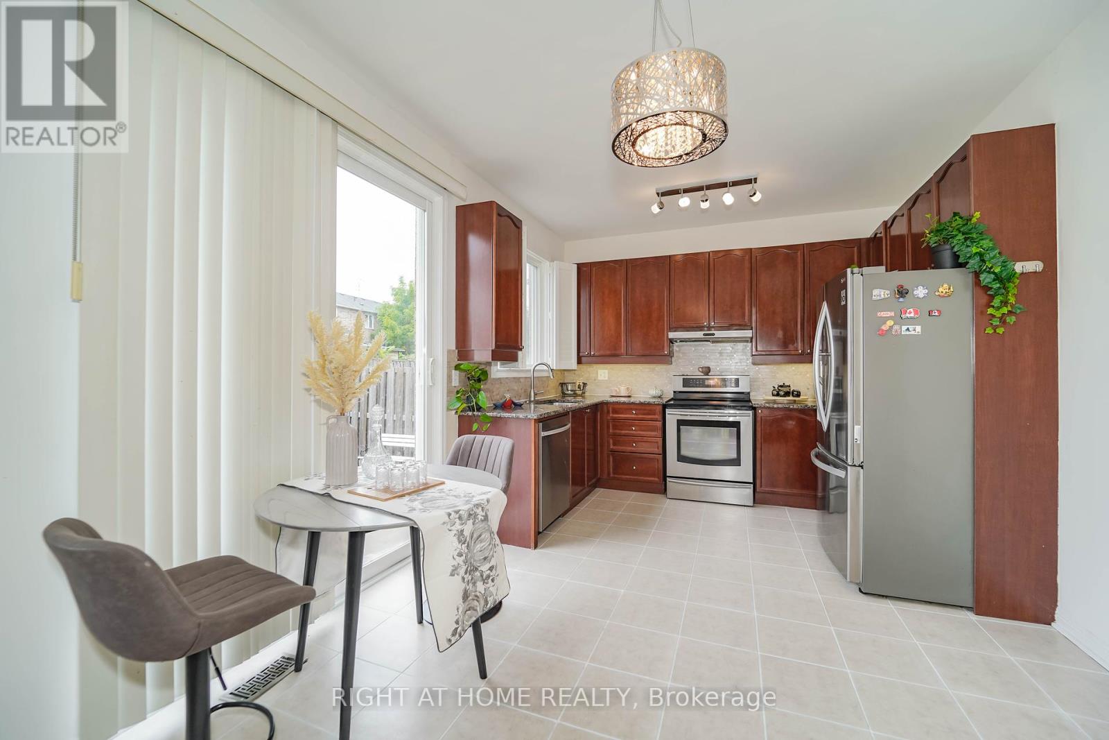 180 Raponi Circle, Toronto, Ontario  M1X 2C8 - Photo 15 - E12434273