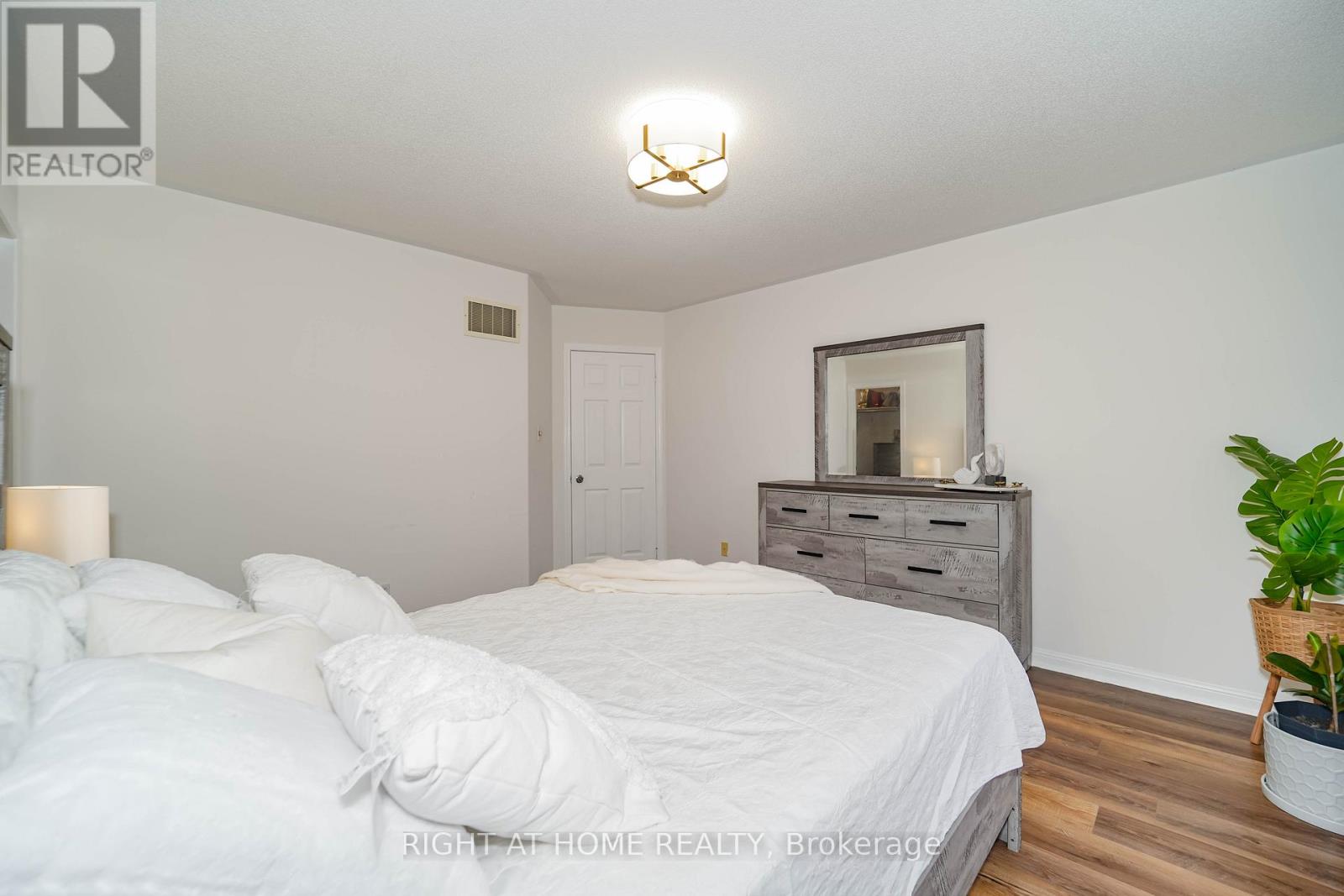 180 Raponi Circle, Toronto, Ontario  M1X 2C8 - Photo 26 - E12434273