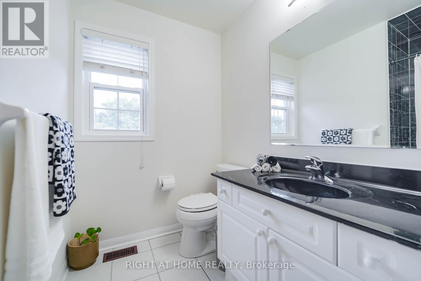 180 Raponi Circle, Toronto, Ontario  M1X 2C8 - Photo 32 - E12434273