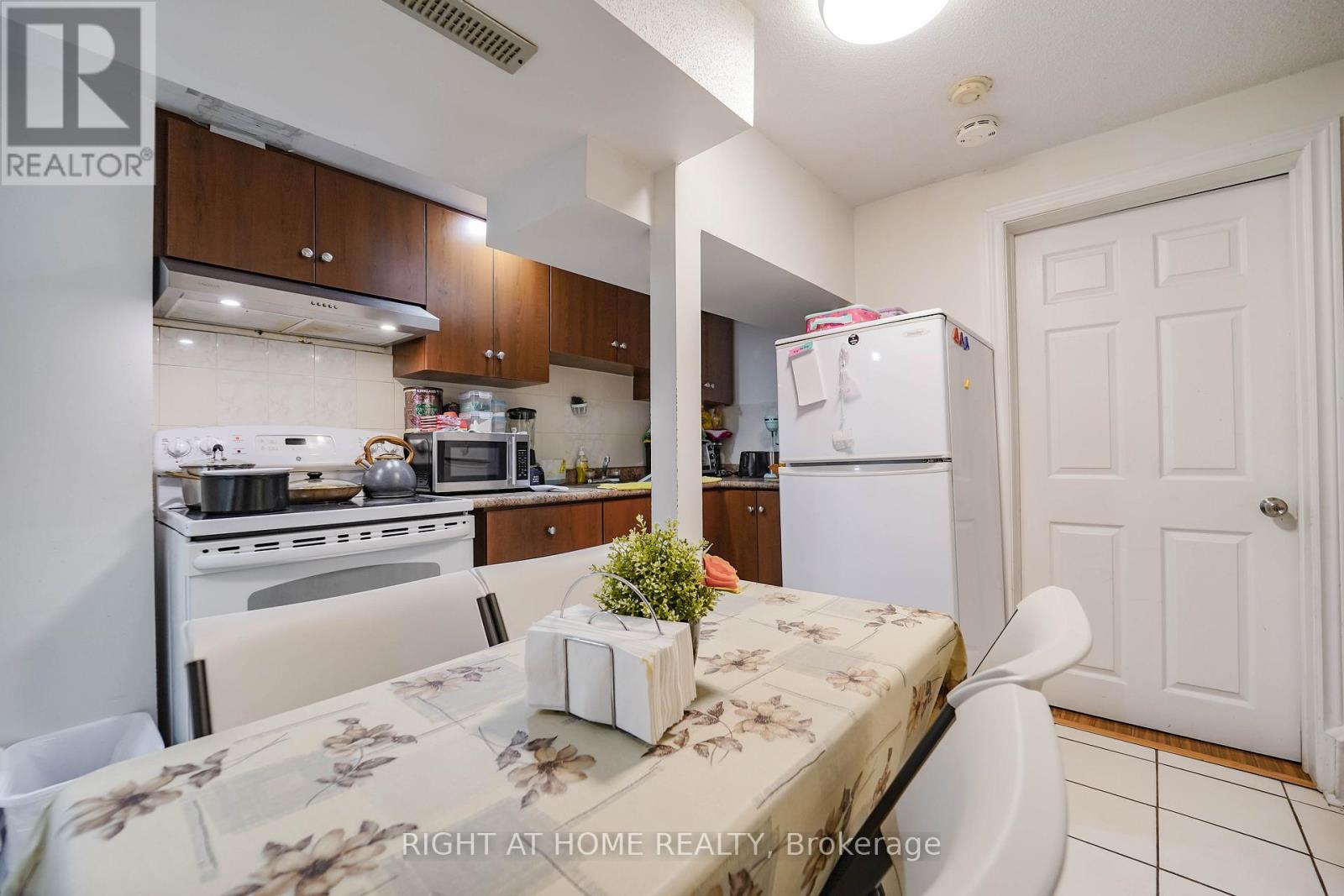 180 Raponi Circle, Toronto, Ontario  M1X 2C8 - Photo 44 - E12434273