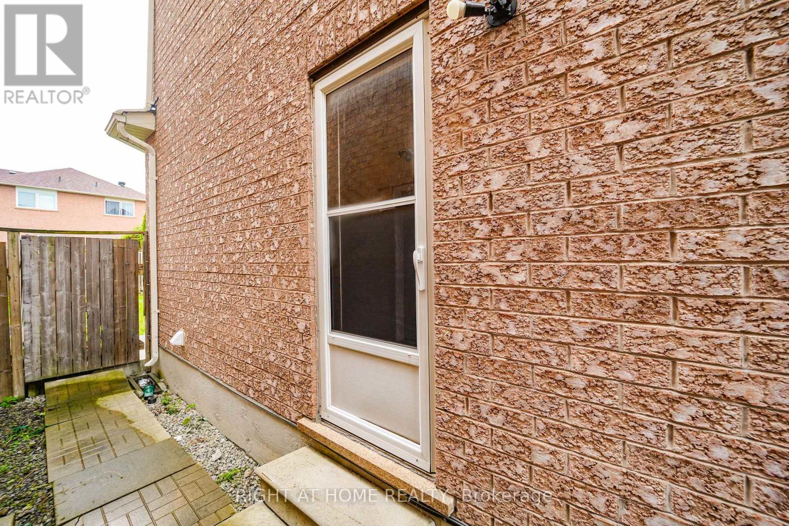 180 Raponi Circle, Toronto, Ontario  M1X 2C8 - Photo 46 - E12434273
