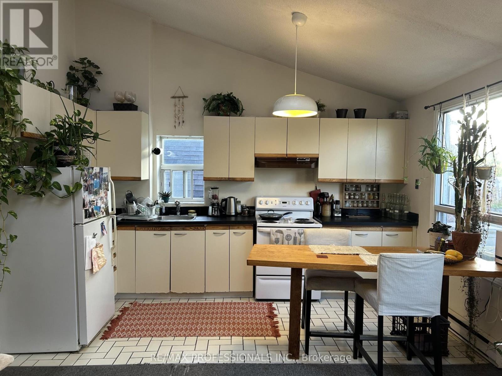 4 - 41 Albermarle Avenue, Toronto, Ontario  M4K 1H6 - Photo 4 - E12434293