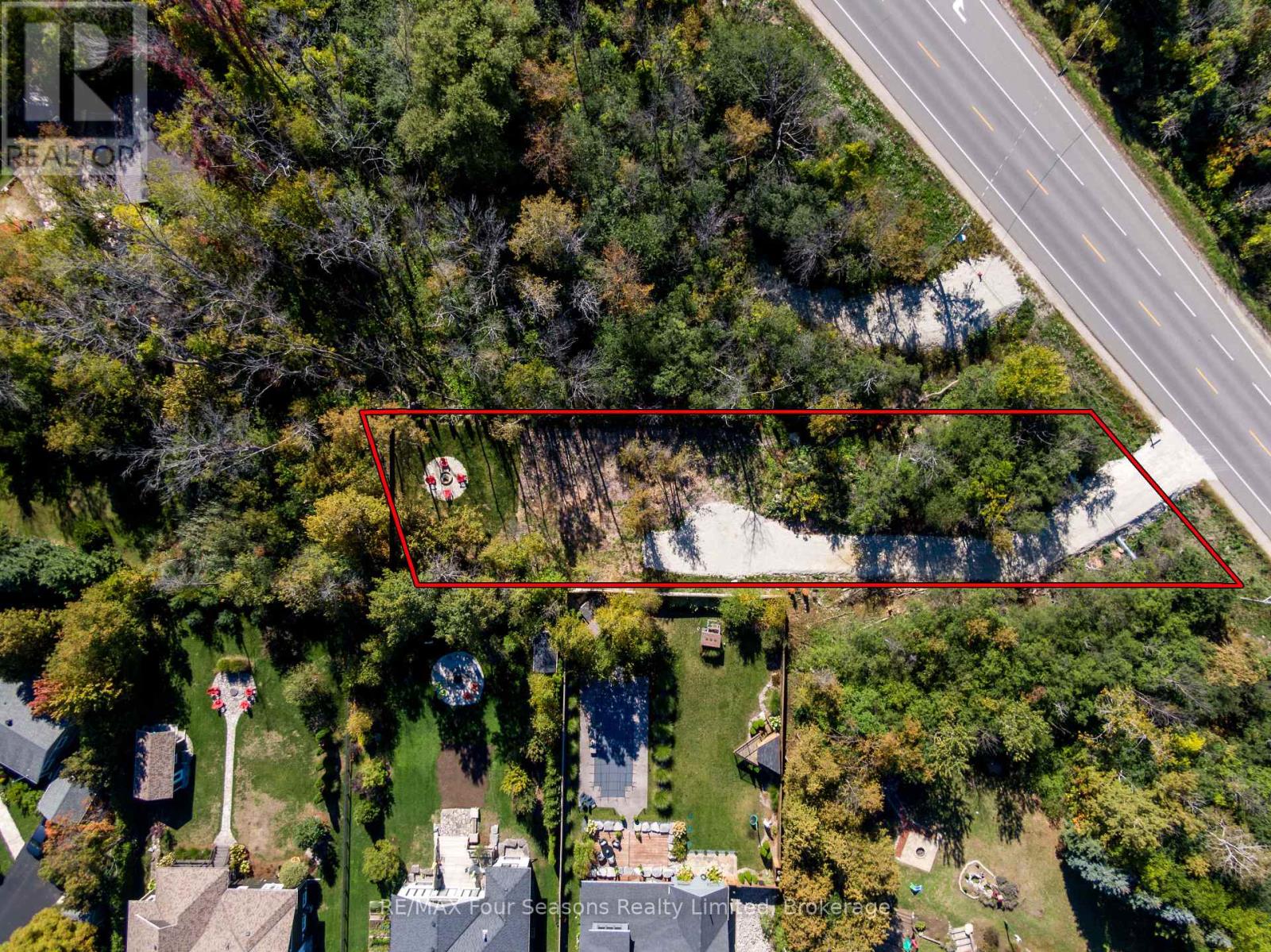 9746 Beachwood Road, Collingwood, Ontario  L9Y 3Z1 - Photo 3 - S12434329