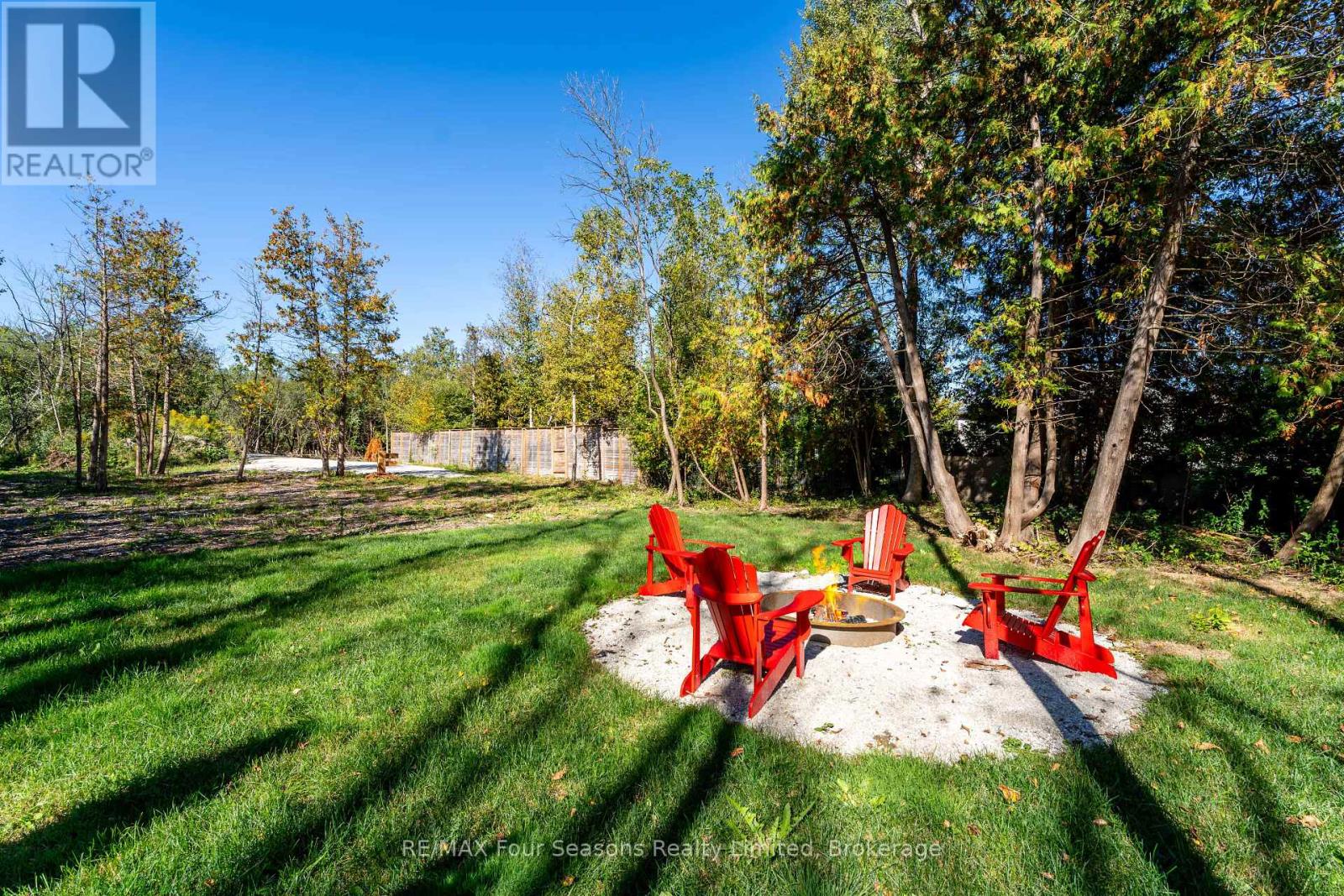9746 Beachwood Road, Collingwood, Ontario  L9Y 3Z1 - Photo 4 - S12434329