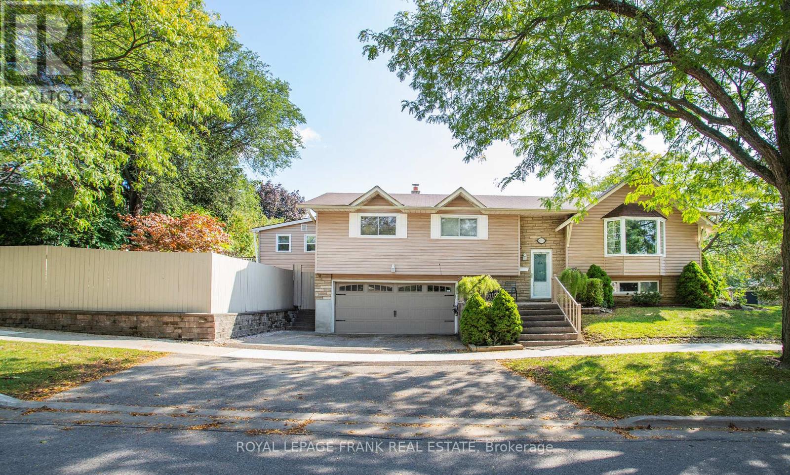 655 Bermuda Avenue, Oshawa, Ontario  L1J 6J4 - Photo 1 - E12434352