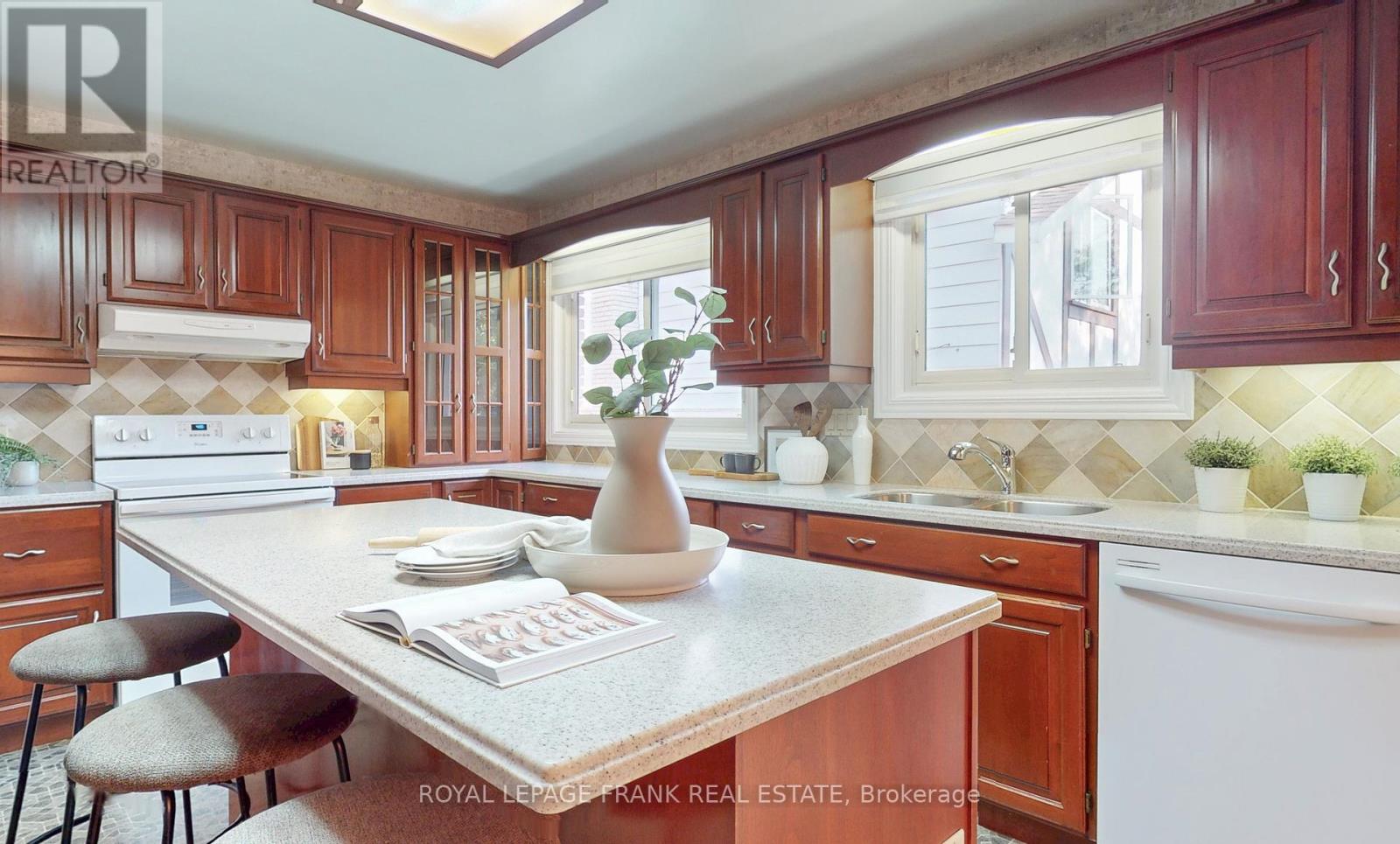 655 Bermuda Avenue, Oshawa, Ontario  L1J 6J4 - Photo 15 - E12434352
