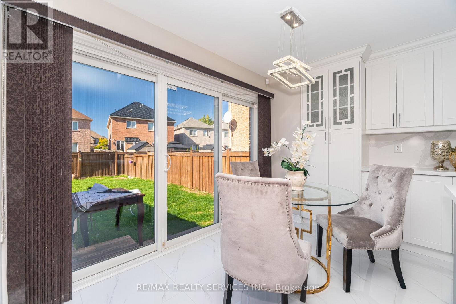 3 Napoleon Crescent, Brampton, Ontario  L6P 3K6 - Photo 13 - W12434042