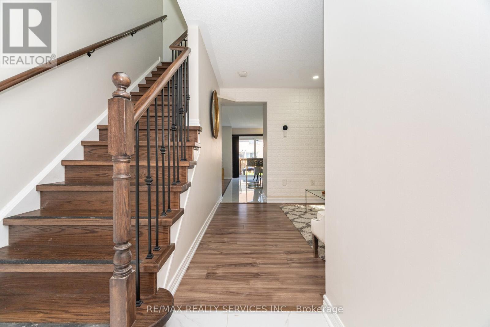 3 Napoleon Crescent, Brampton, Ontario  L6P 3K6 - Photo 2 - W12434042