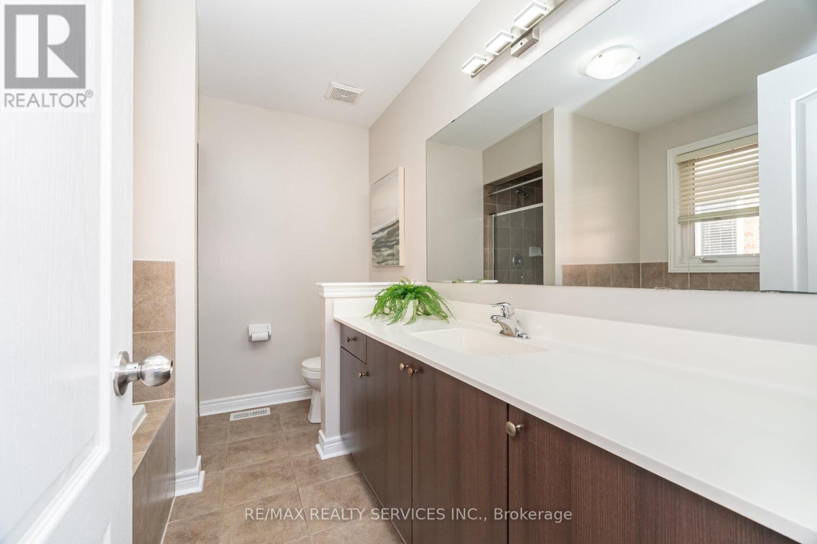 3 Napoleon Crescent, Brampton, Ontario  L6P 3K6 - Photo 25 - W12434042