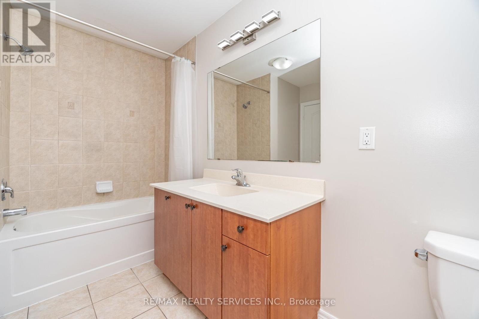 3 Napoleon Crescent, Brampton, Ontario  L6P 3K6 - Photo 30 - W12434042