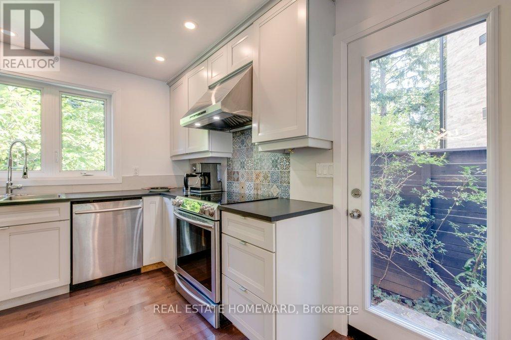 180 Ellis Avenue, Toronto, Ontario  M6S 2X2 - Photo 12 - W12434054
