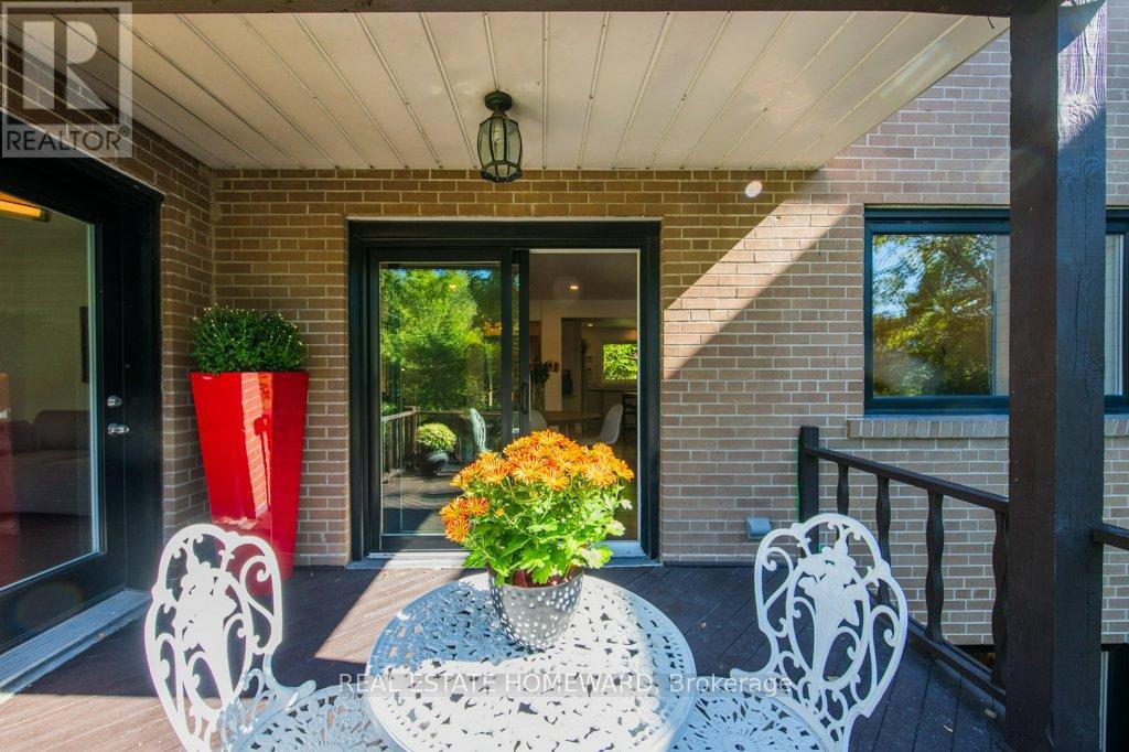 180 Ellis Avenue, Toronto, Ontario  M6S 2X2 - Photo 21 - W12434054