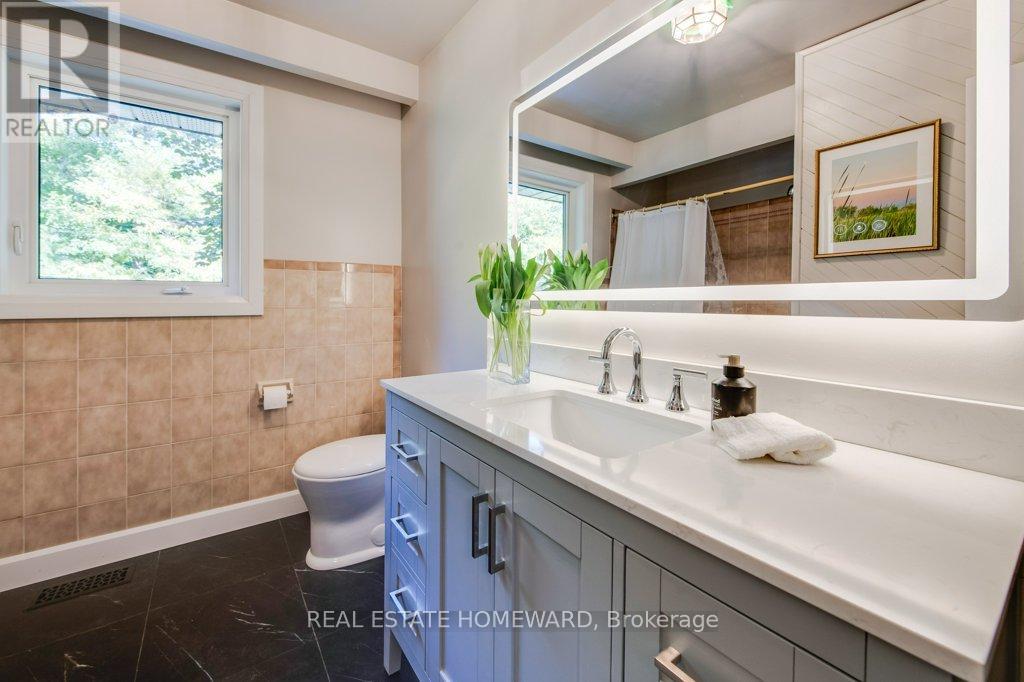 180 Ellis Avenue, Toronto, Ontario  M6S 2X2 - Photo 36 - W12434054