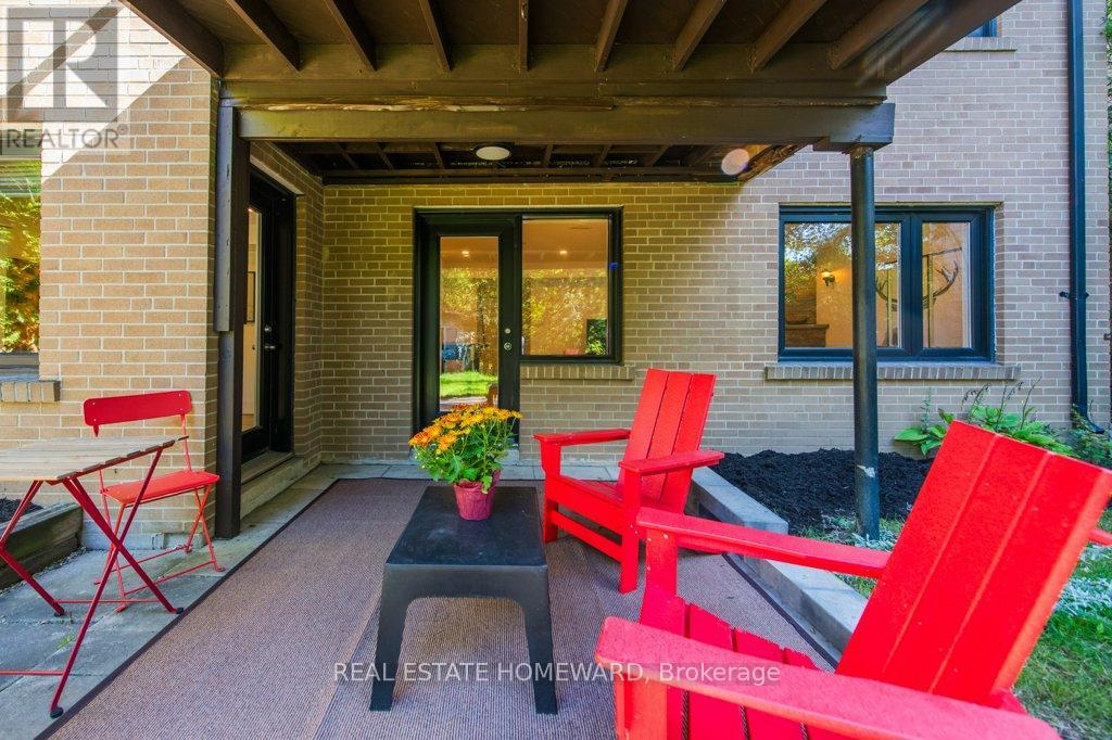 180 Ellis Avenue, Toronto, Ontario  M6S 2X2 - Photo 46 - W12434054