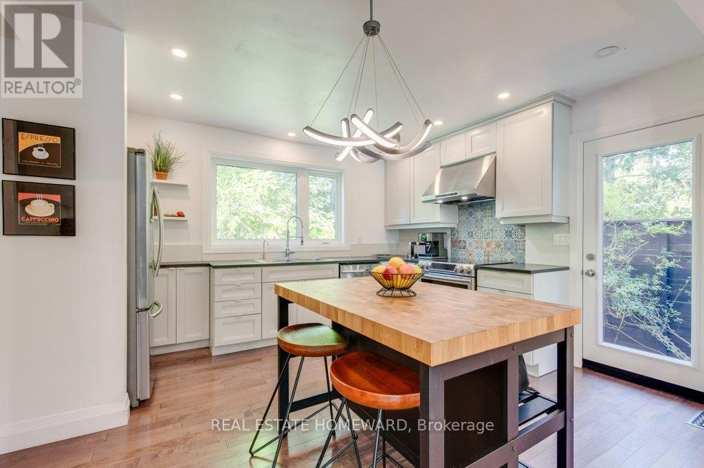 180 Ellis Avenue, Toronto, Ontario  M6S 2X2 - Photo 8 - W12434054