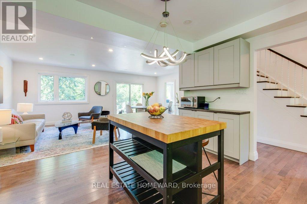 180 Ellis Avenue, Toronto, Ontario  M6S 2X2 - Photo 9 - W12434054
