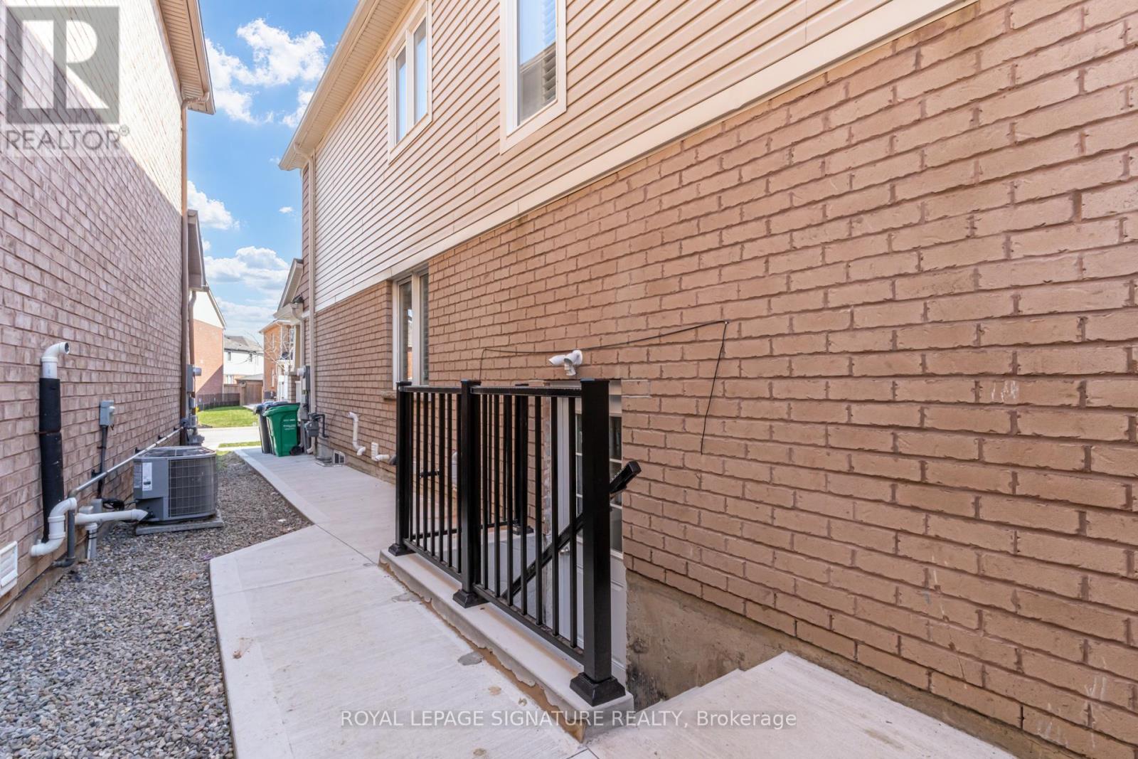 Bsmt - 104 Stedford Crescent E, Brampton, Ontario  L7A 4P7 - Photo 2 - W12434137