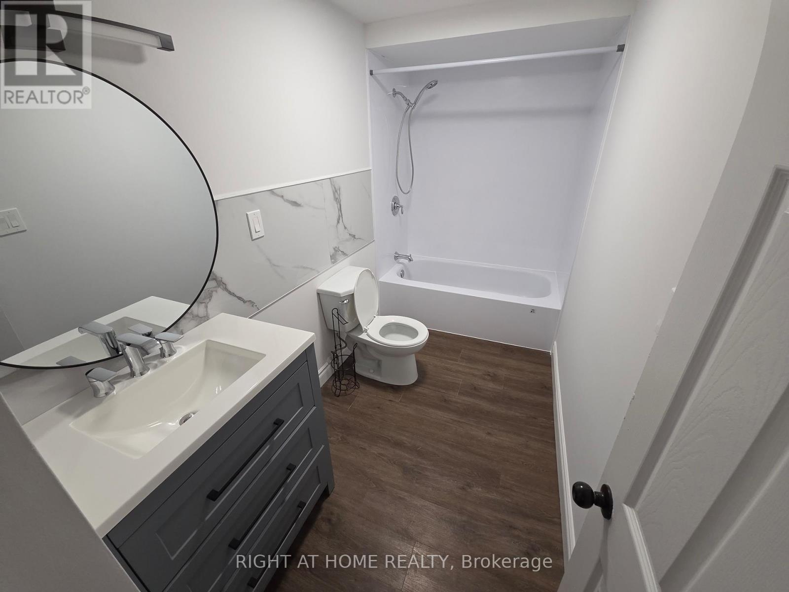 478 Winfield Terrace, Mississauga, Ontario  L5R 1P6 - Photo 8 - W12434138