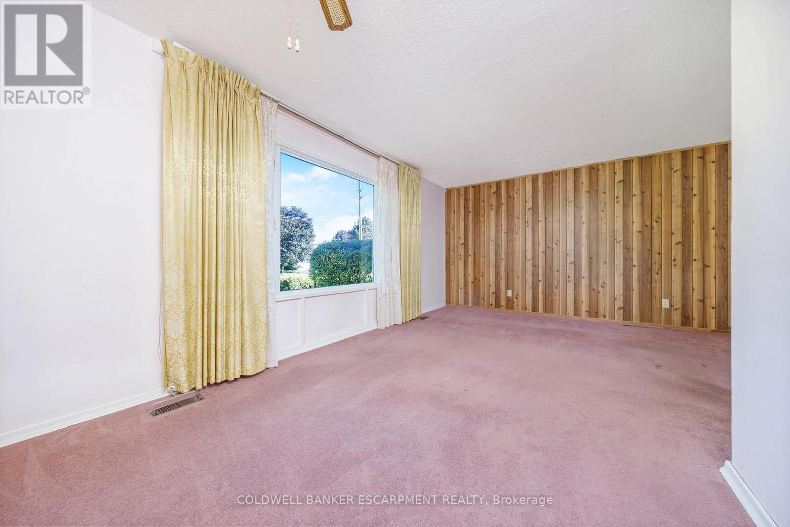 96 Churchill Road, Halton Hills, Ontario  L7J 2J4 - Photo 10 - W12434169