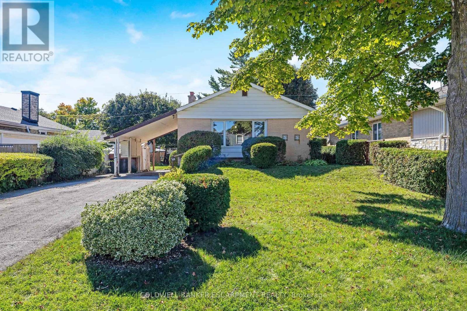 96 Churchill Road, Halton Hills, Ontario  L7J 2J4 - Photo 2 - W12434169