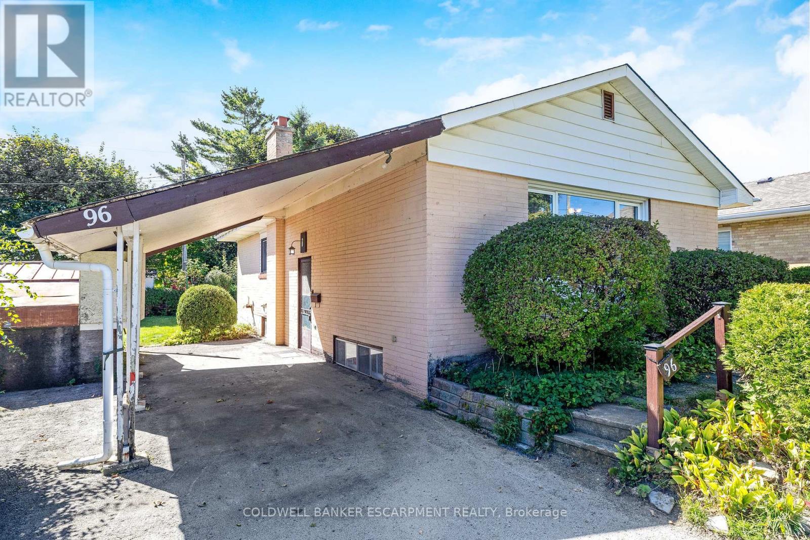 96 Churchill Road, Halton Hills, Ontario  L7J 2J4 - Photo 3 - W12434169