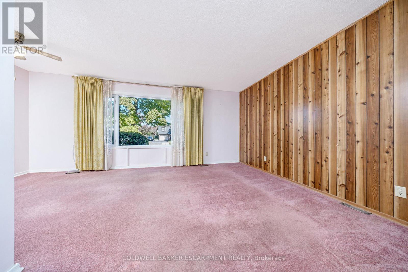 96 Churchill Road, Halton Hills, Ontario  L7J 2J4 - Photo 6 - W12434169