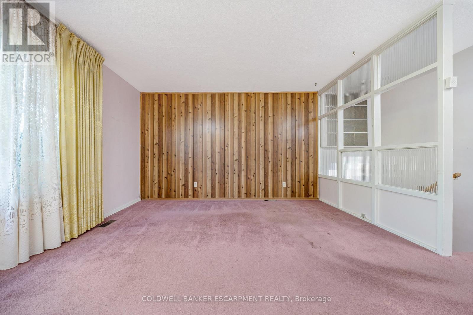 96 Churchill Road, Halton Hills, Ontario  L7J 2J4 - Photo 7 - W12434169