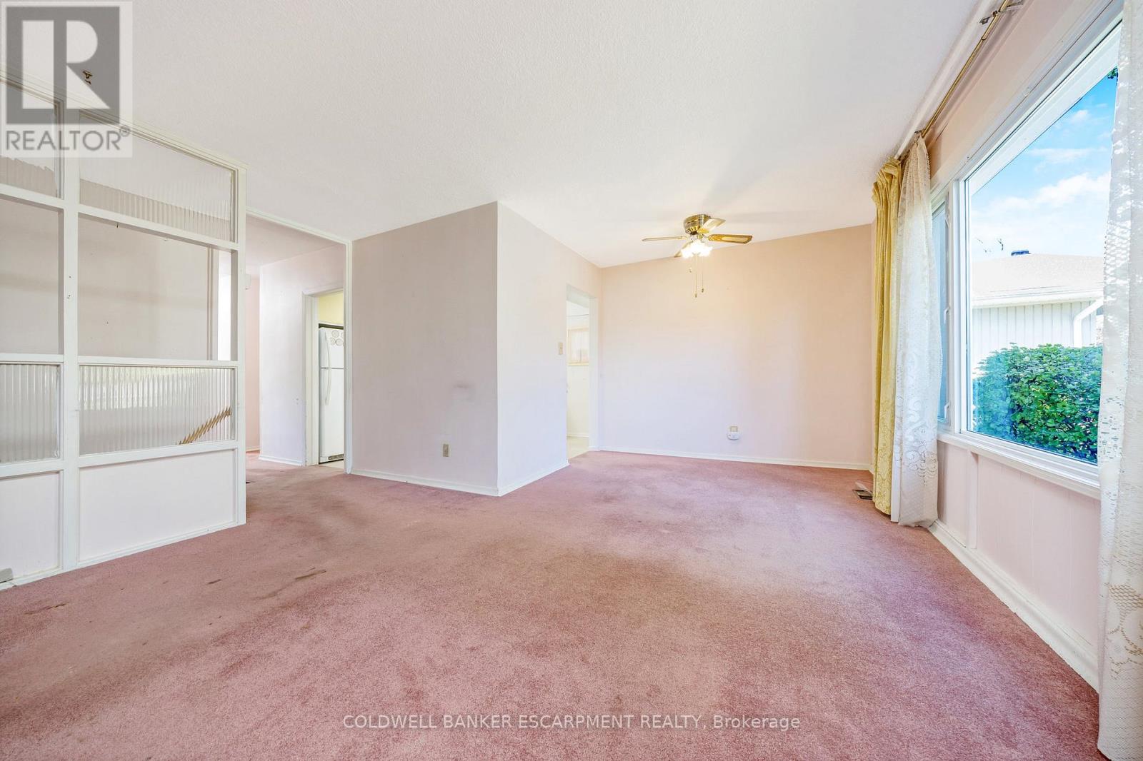 96 Churchill Road, Halton Hills, Ontario  L7J 2J4 - Photo 8 - W12434169