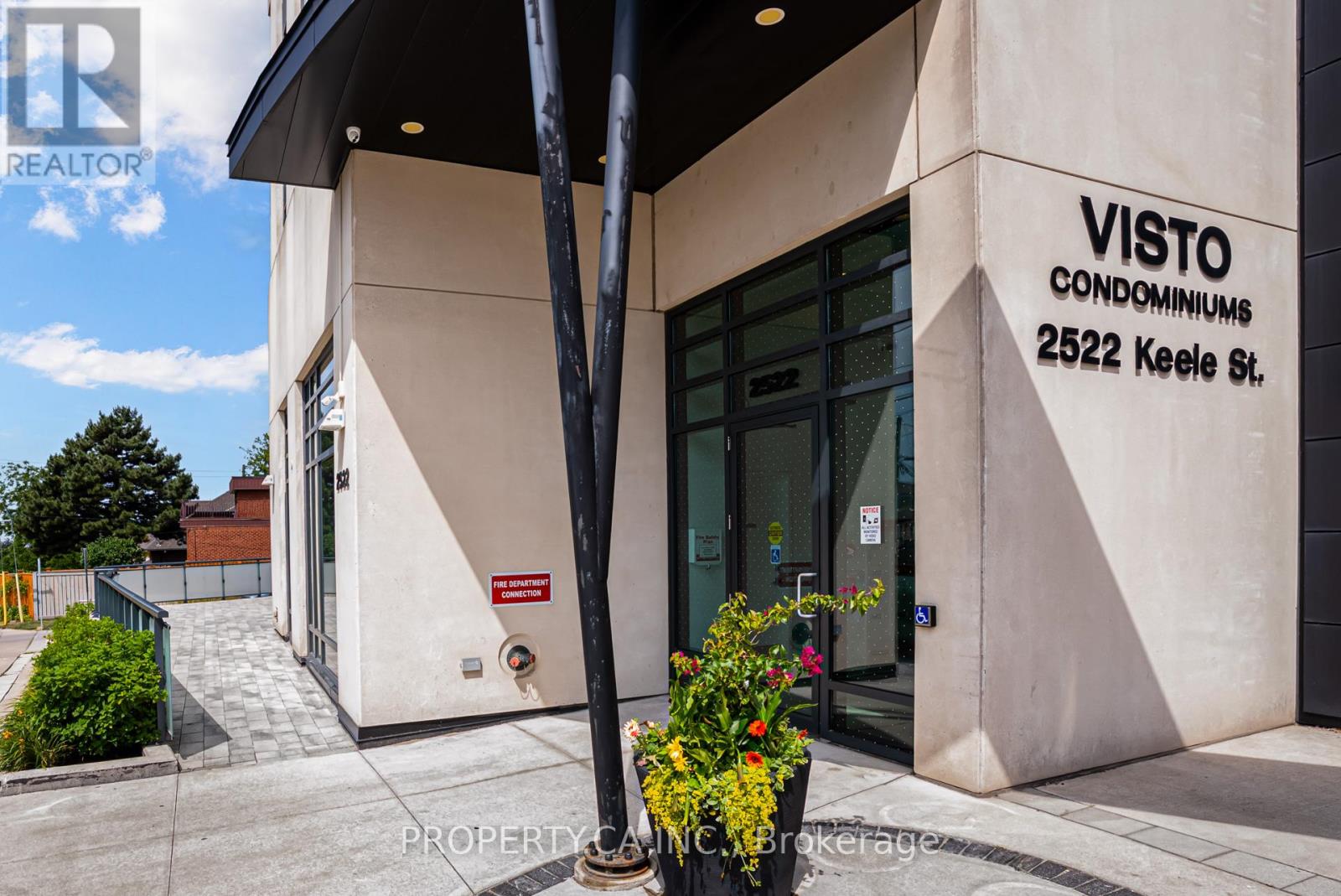 704 - 2522 Keele Street, Toronto, Ontario  M6L 0A2 - Photo 4 - W12434189