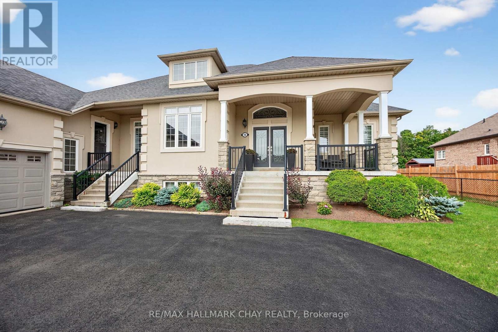 16 Basswood Drive, Wasaga Beach, Ontario  L9Z 0A9 - Photo 2 - S12434220