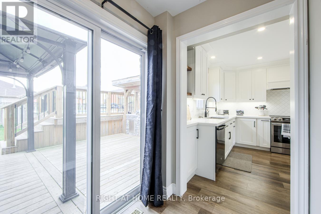 34 Lang Drive, Barrie (0 West), Ontario  L4N 0W3 - Photo 12 - S12434263