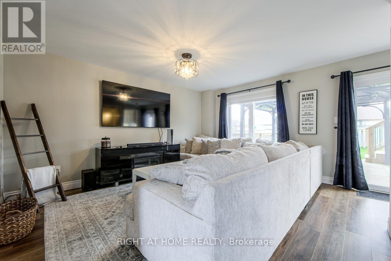34 Lang Drive, Barrie (0 West), Ontario  L4N 0W3 - Photo 8 - S12434263