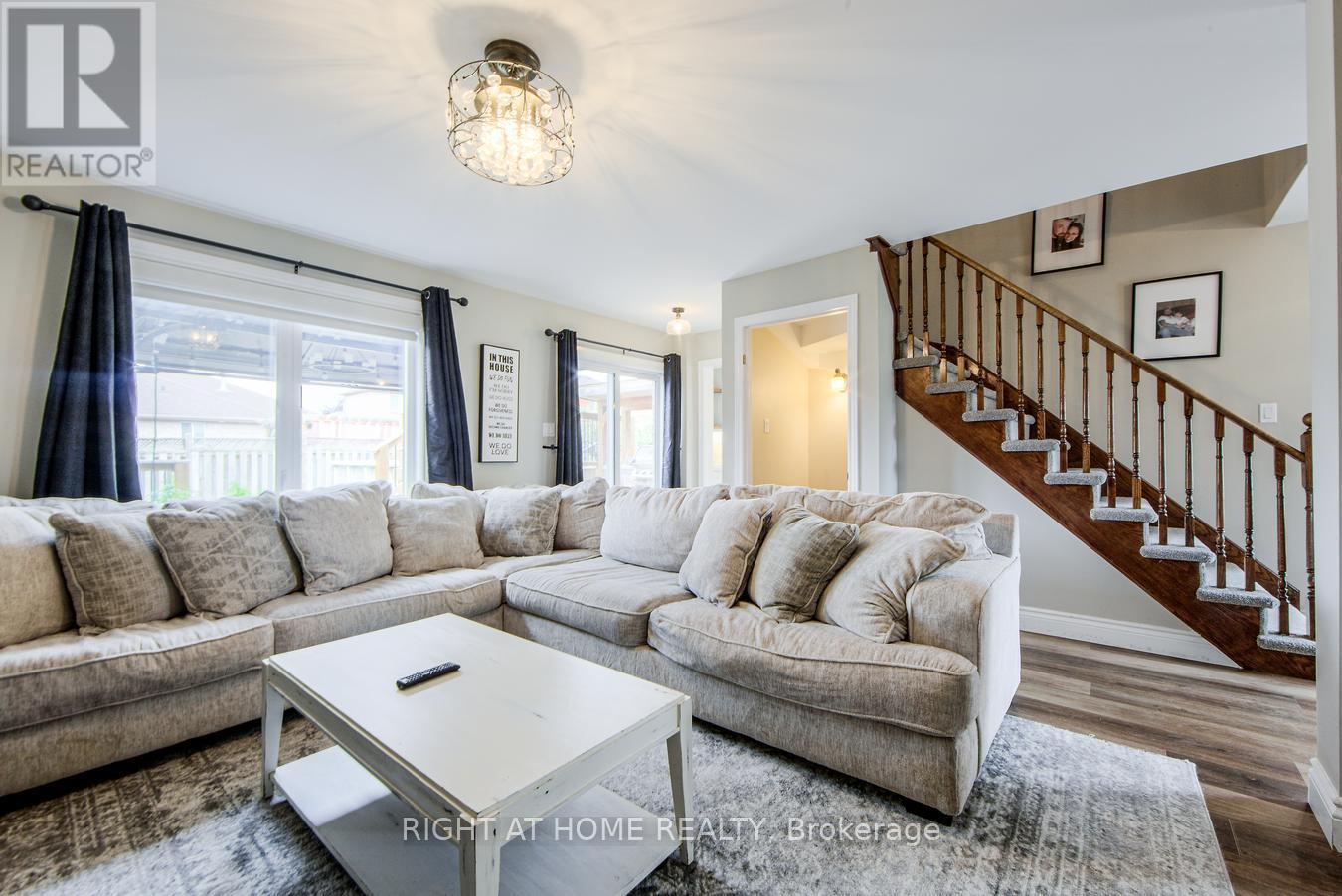 34 Lang Drive, Barrie (0 West), Ontario  L4N 0W3 - Photo 9 - S12434263