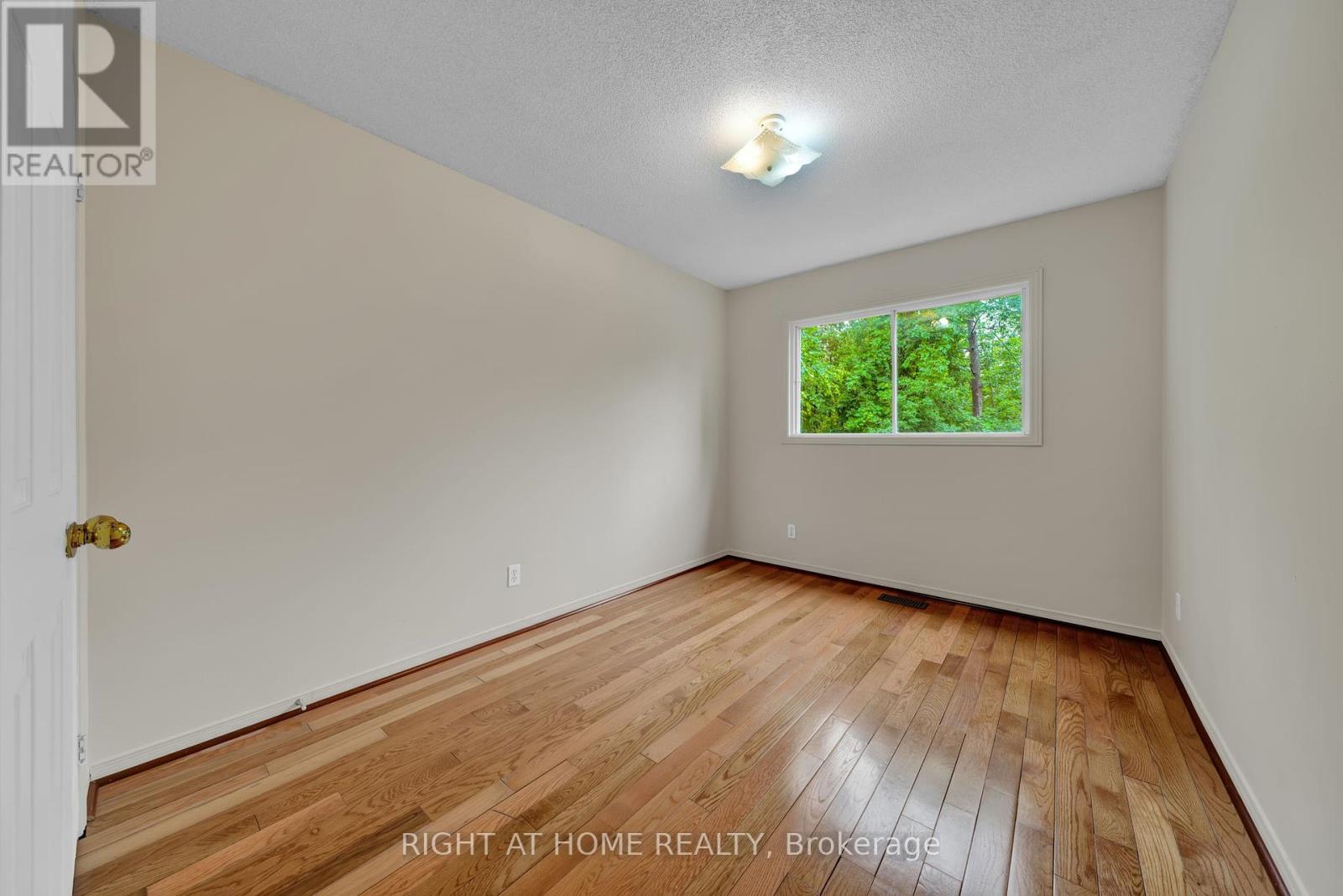 138 45th Street N, Wasaga Beach, Ontario  L9Z 1Z2 - Photo 10 - S12434286