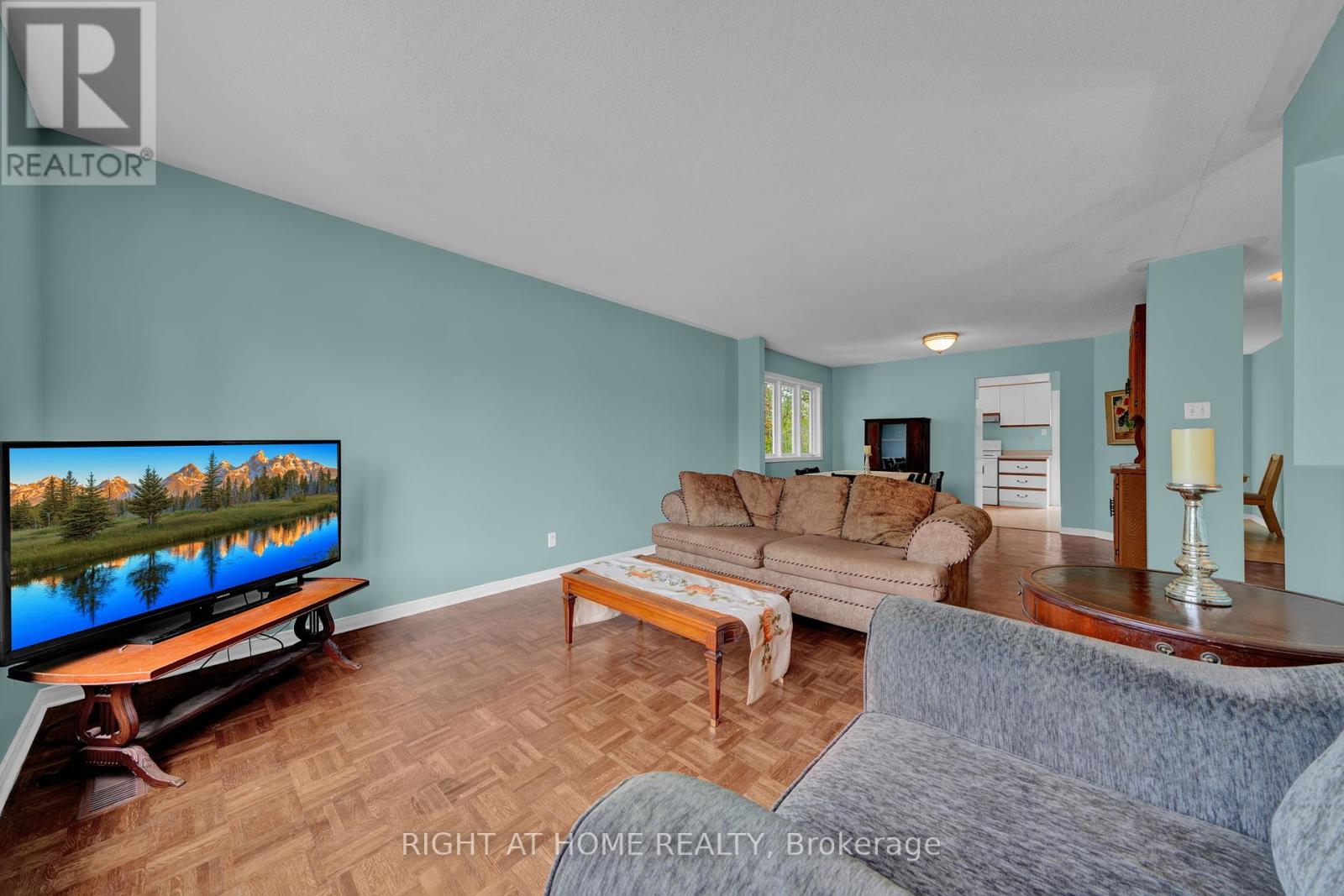 138 45th Street N, Wasaga Beach, Ontario  L9Z 1Z2 - Photo 3 - S12434286