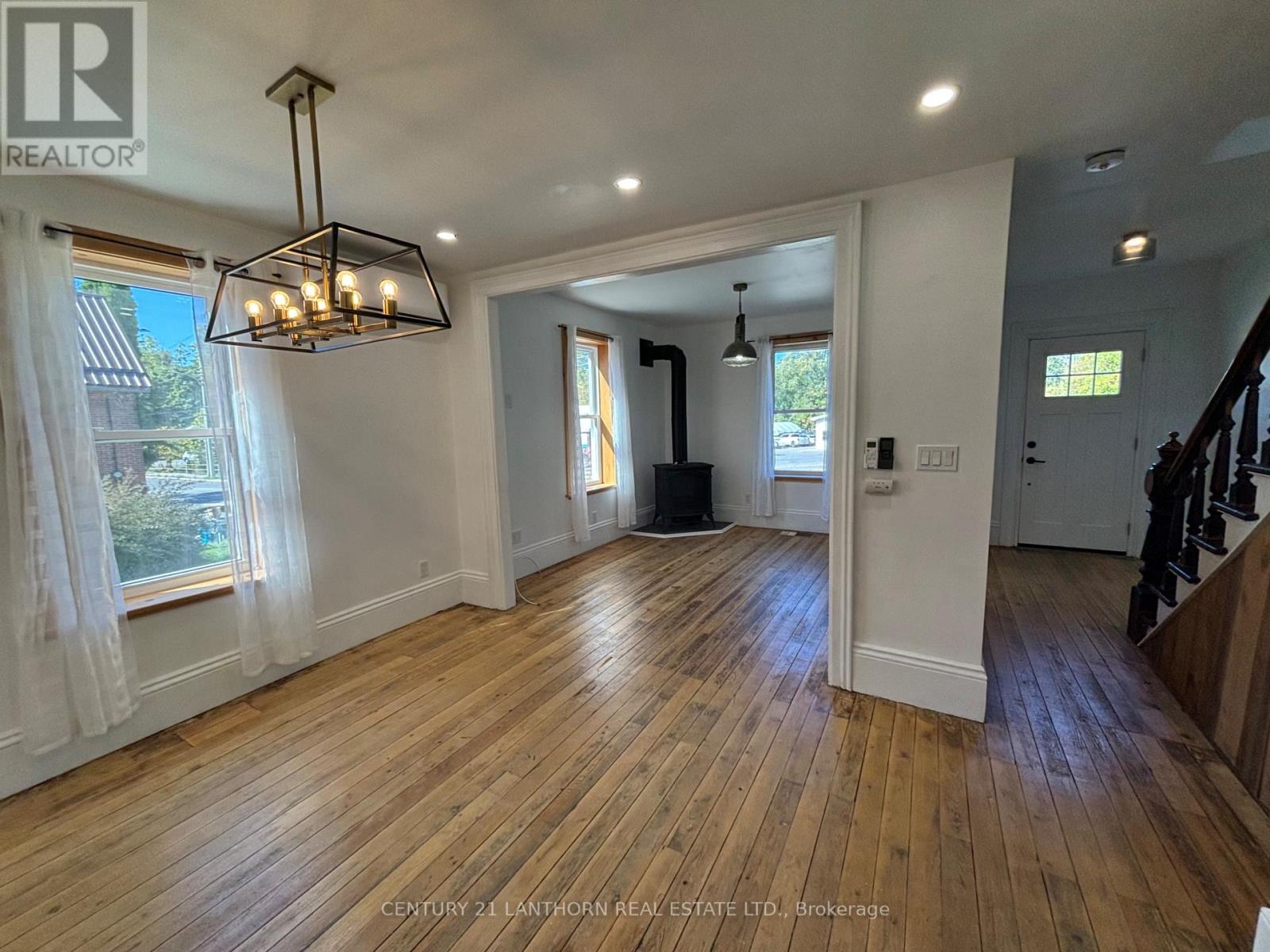 22 York Street, Prince Edward County, Ontario  K0K 2T0 - Photo 11 - X12434325