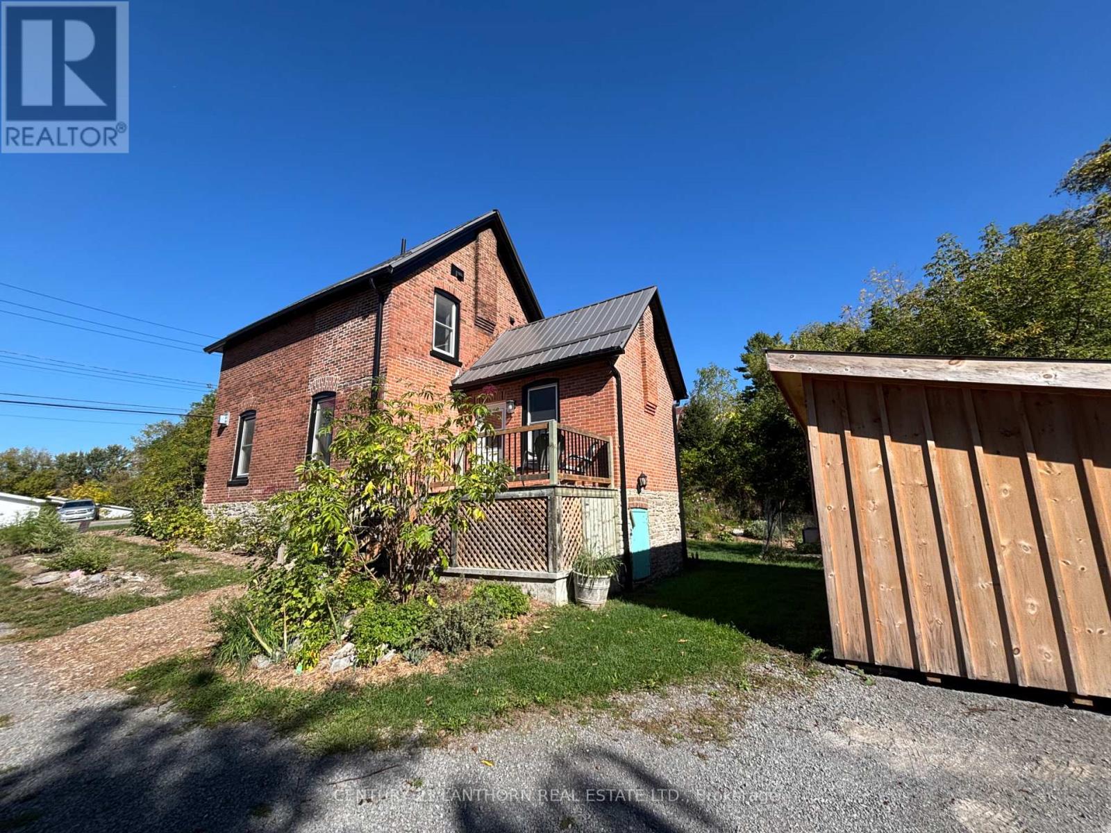 22 York Street, Prince Edward County, Ontario  K0K 2T0 - Photo 3 - X12434325