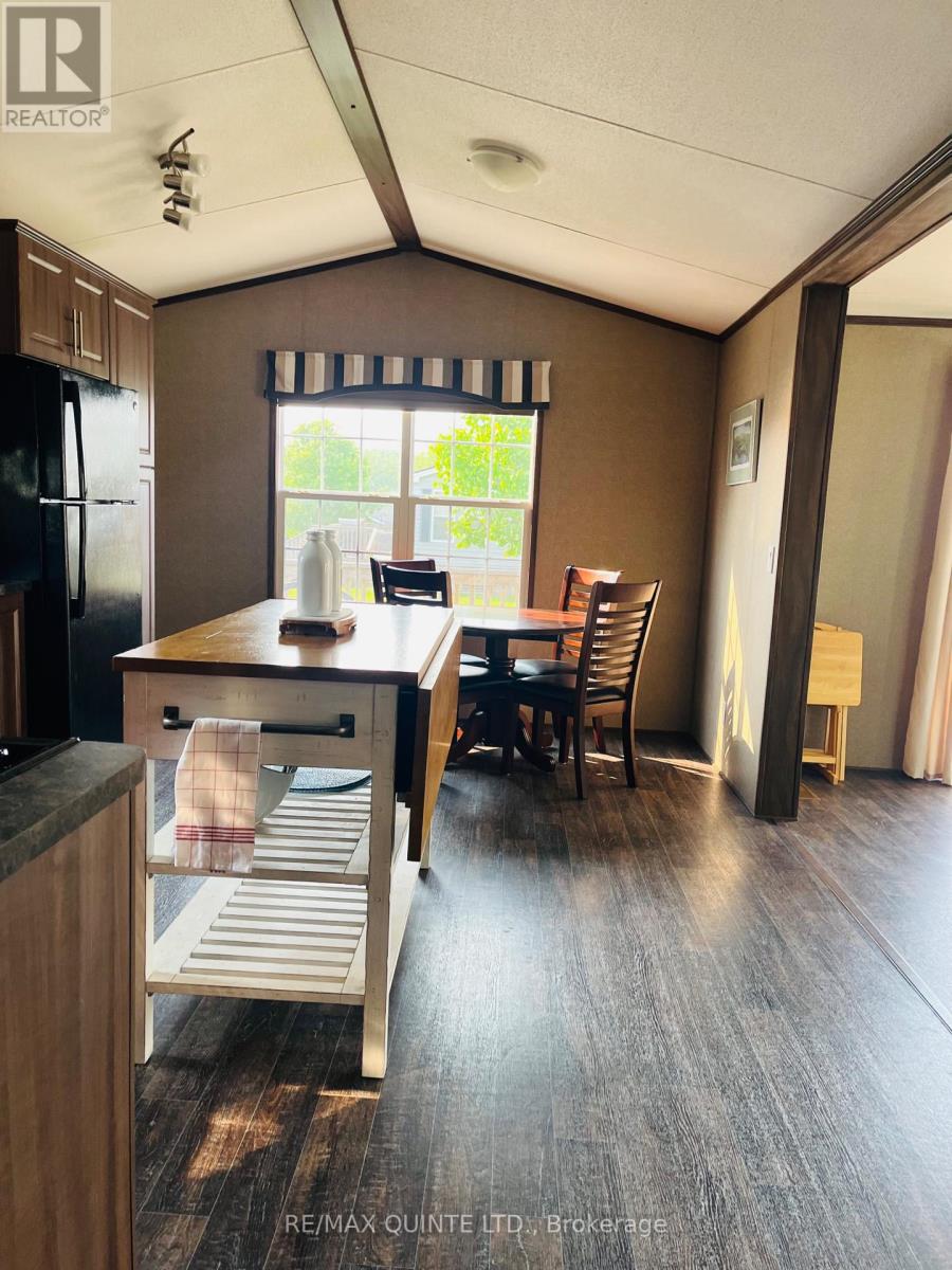 8 Cricket Ln - 486 County Road 18, Prince Edward County, Ontario  K0K 1P0 - Photo 26 - X12434368