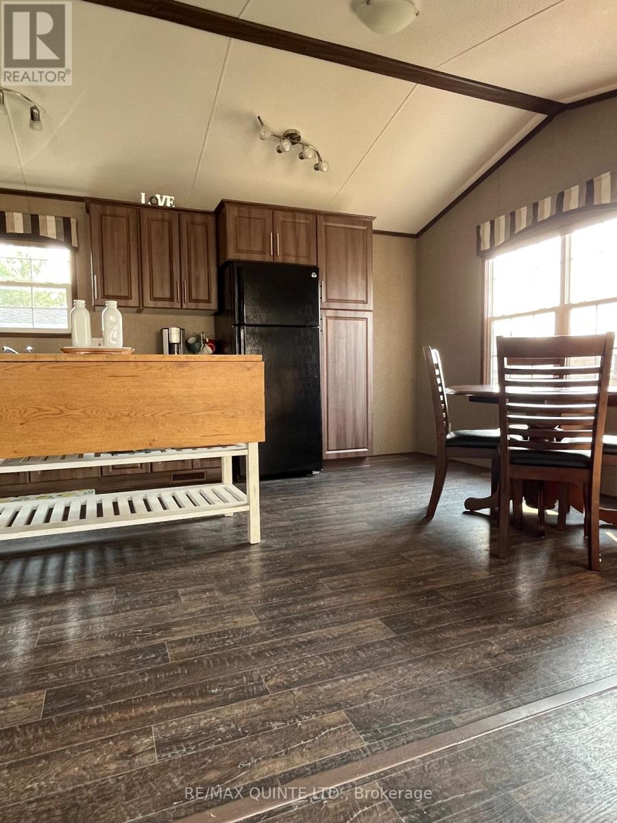 8 Cricket Ln - 486 County Road 18, Prince Edward County, Ontario  K0K 1P0 - Photo 5 - X12434368