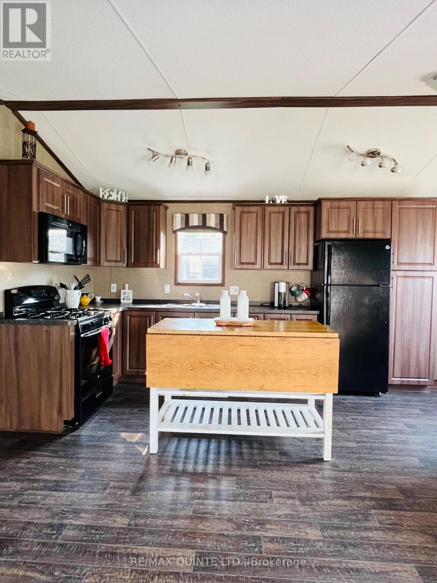 8 Cricket Ln - 486 County Road 18, Prince Edward County, Ontario  K0K 1P0 - Photo 6 - X12434368