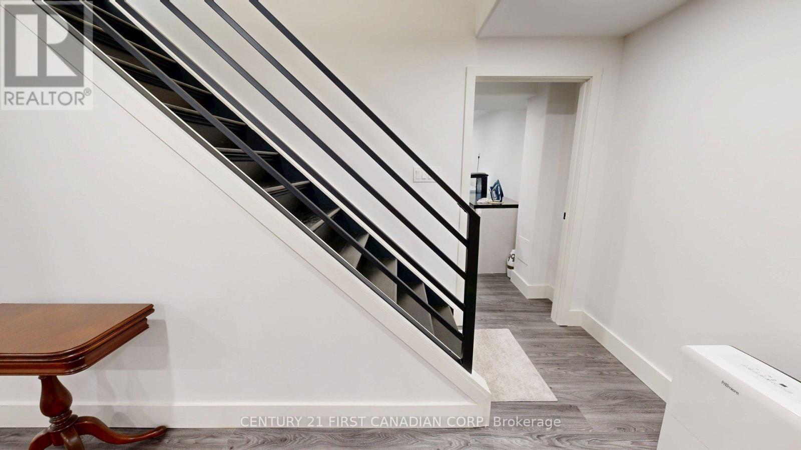527 Topping Lane, London South, Ontario  N6J 3M8 - Photo 32 - X12434341
