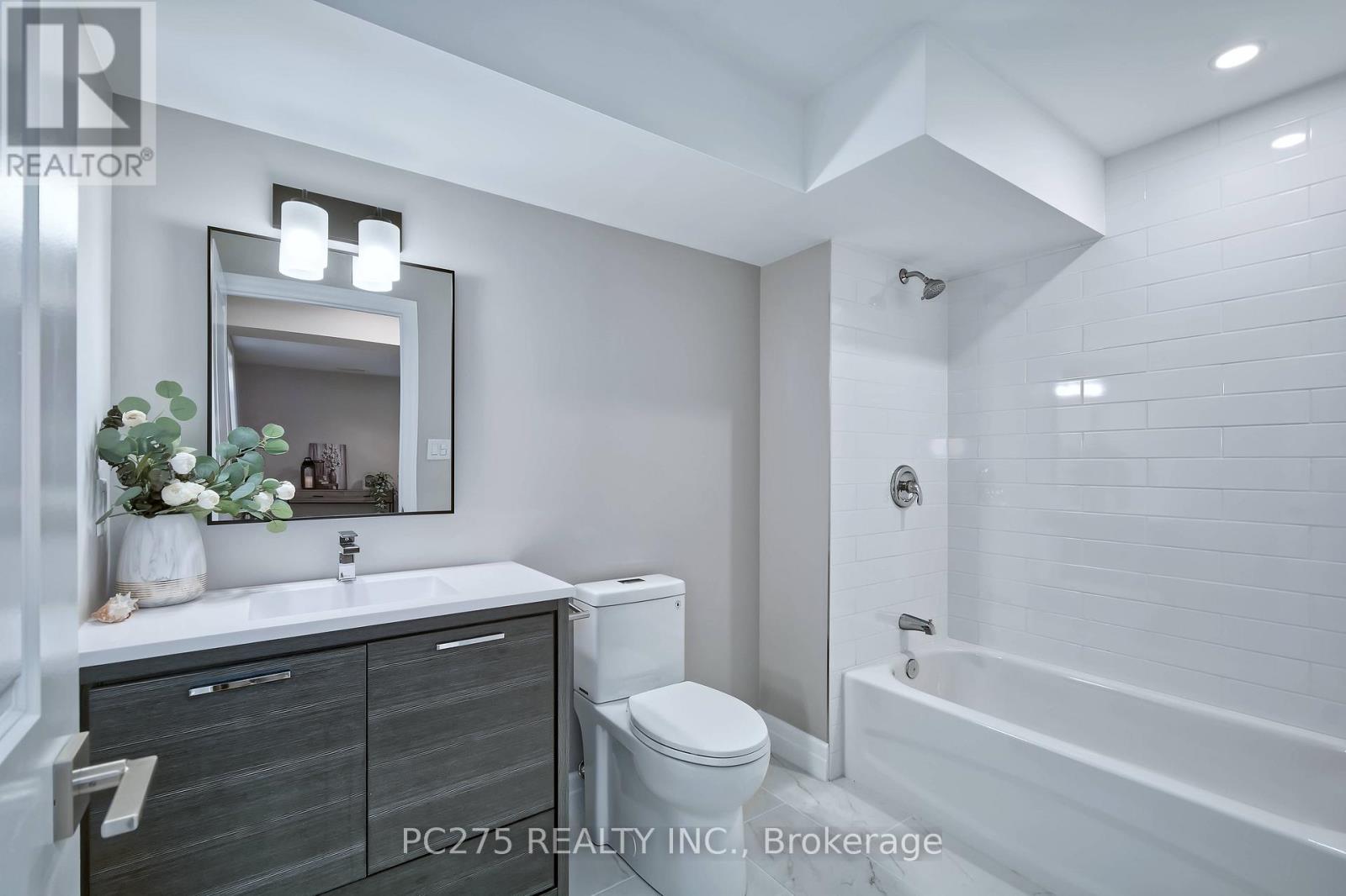 2539 Bond Street, Strathroy-Caradoc, Ontario  N0L 1W0 - Photo 25 - X12434381