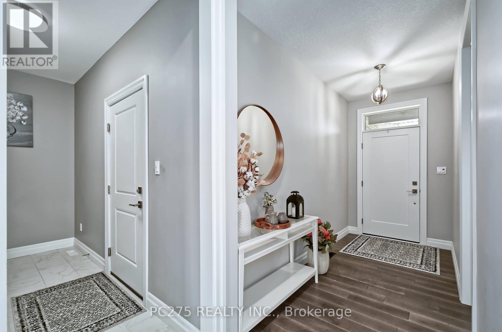 2539 Bond Street, Strathroy-Caradoc, Ontario  N0L 1W0 - Photo 5 - X12434381