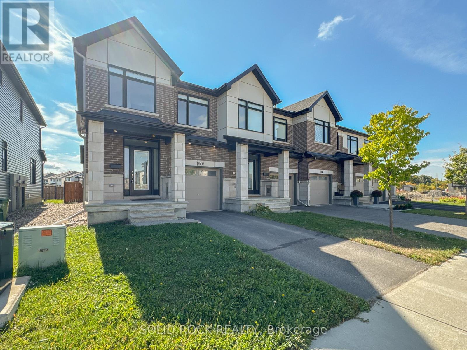 889 SOLARIUM AVENUE, Ottawa, Ontario