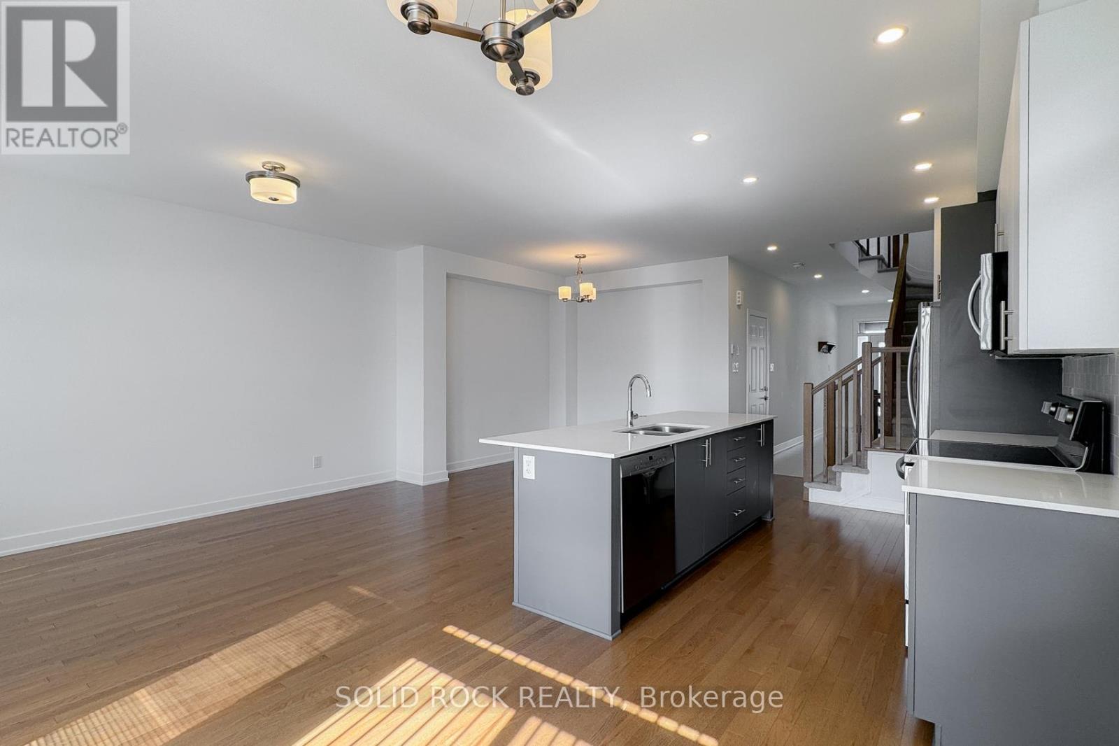 889 Solarium Avenue, Ottawa, Ontario  K4M 0K5 - Photo 9 - X12434306