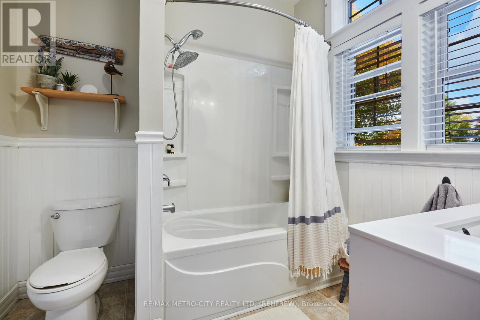 298 Barr Street, Renfrew, Ontario  K7V 1J8 - Photo 20 - X12434344