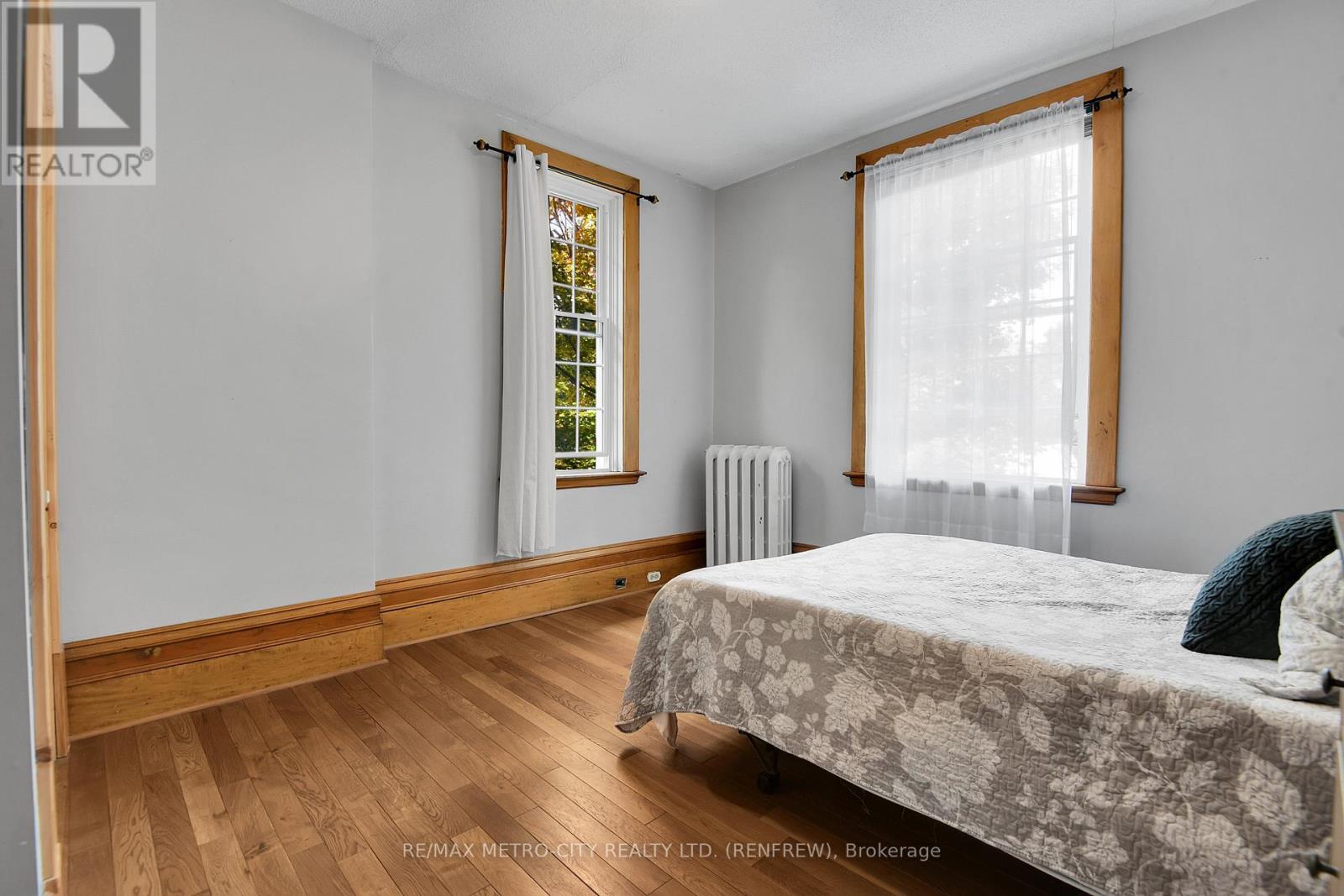 298 Barr Street, Renfrew, Ontario  K7V 1J8 - Photo 25 - X12434344