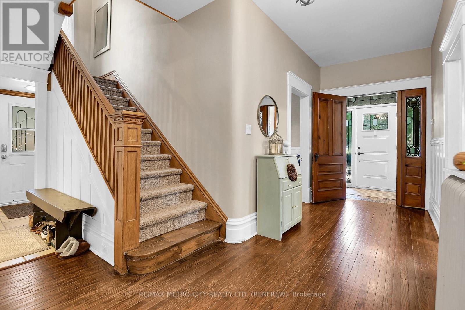 298 Barr Street, Renfrew, Ontario  K7V 1J8 - Photo 5 - X12434344