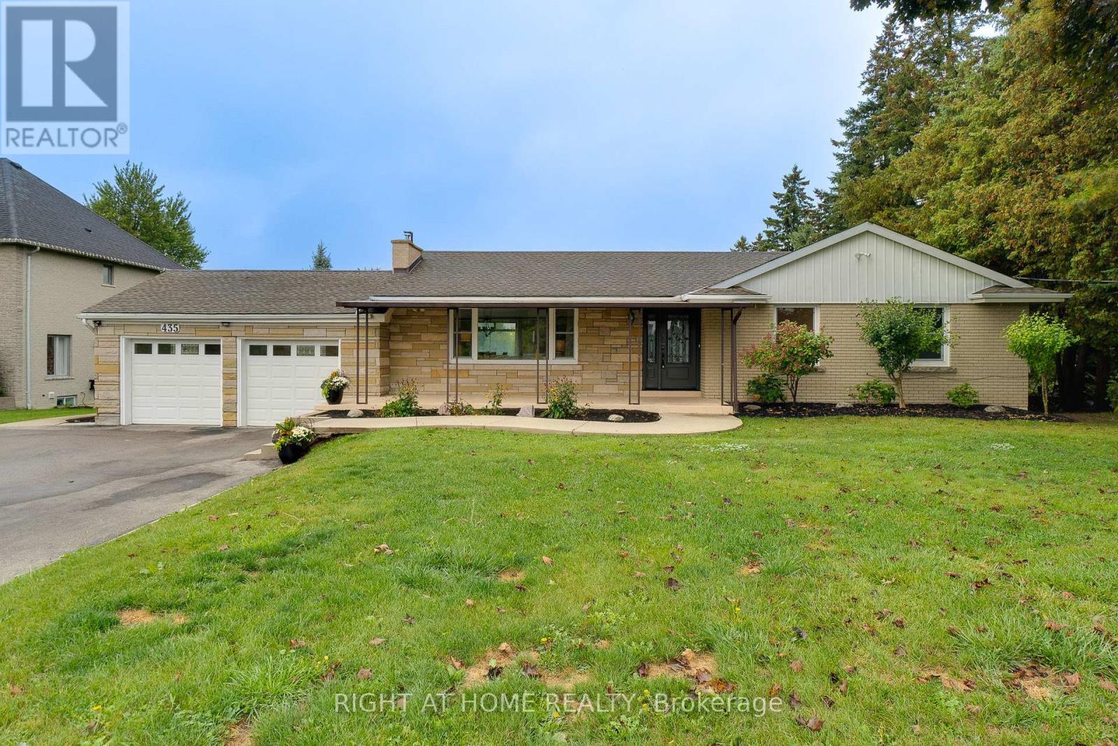 435 PARKSIDE DRIVE, Hamilton, Ontario