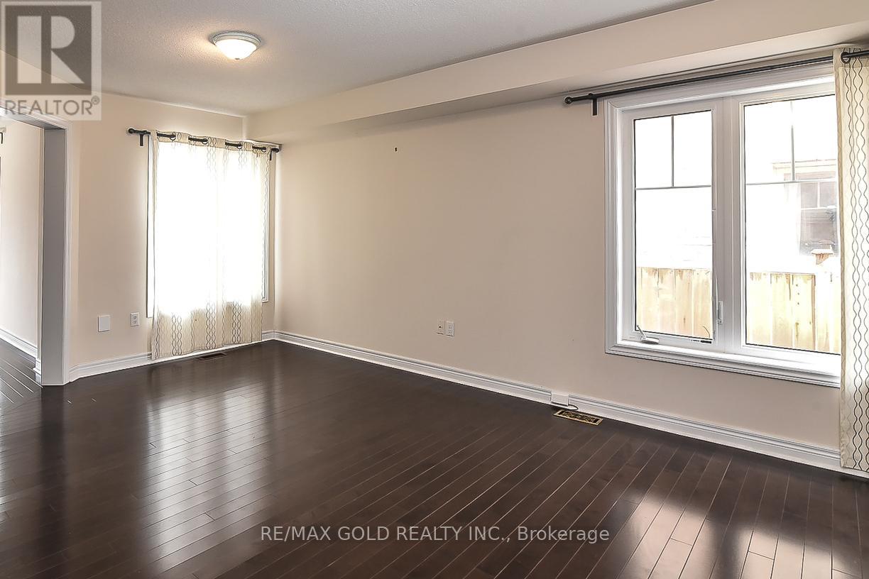 6 Keith Crescent, Niagara-On-The-Lake, Ontario  L0S 1J0 - Photo 4 - X12434097